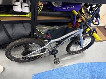 Dětské kolo Scott Scale RC 202020