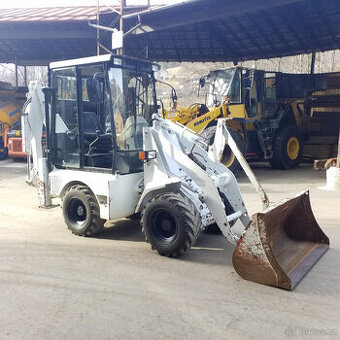 Mini traktorbagr, vaha 3.6t.