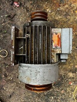 Elektromotor MEZ Mohelnice 3f asynchr. mot. 0,75kW s řemenic