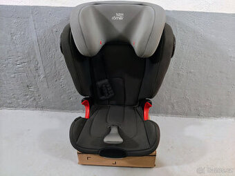 Prodám autosedačku BRITAX RÖMER KIDFIX II XP SICT