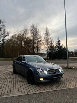 Mercedes Benz E320