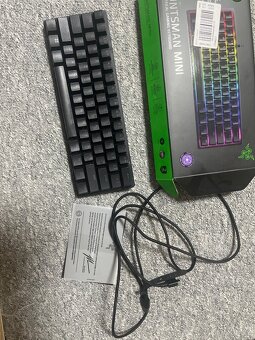 Razer Huntsman Mini Fialové switche
