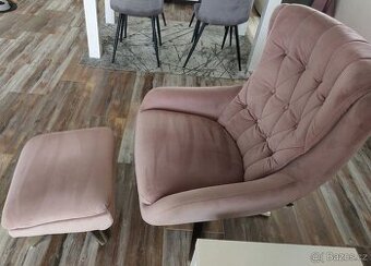Luxusní, relaxační, otočné křeslo s taburetem.