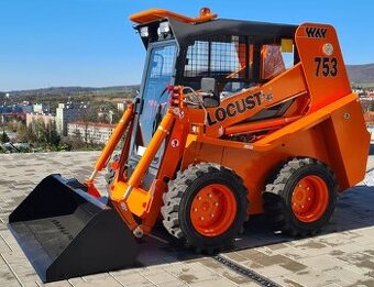 Smykom riadený nakladač Locust 753 - 1