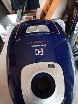 ELECTROLUX Ultrasilencer vysavač - 1