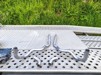 Ford Capri výfuk mezi tlumiče na v6 motory