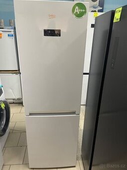 Zánovní lednice Beko RCNE365E40W
