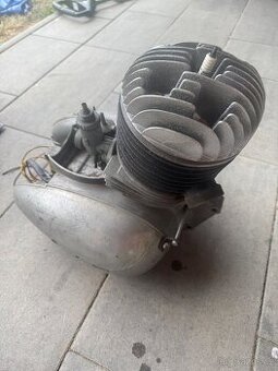 Motor Jawa 250  353