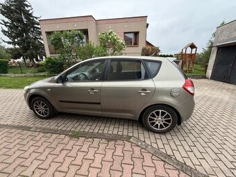 Prodám osobní automobil KIA CEED 1.4 Benzin 66kW