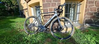 Prodám silniční kolo Canyon Ultimate CF SL Disc 8.0