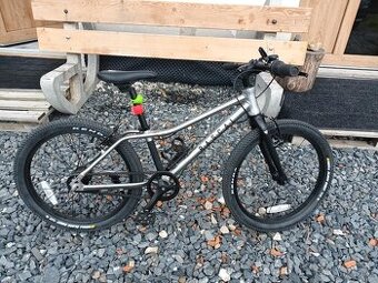 Dětské kolo RASCAL, TOP stav