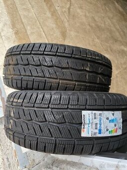 Nové pneu 215/60/16C Hankook