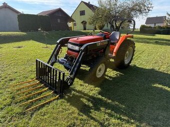 Malotraktor Kubota GL321 Grandel s celním nakladačem