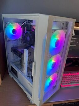 Nadupaná herní PC sestava s R5600X a RX 6650 XT