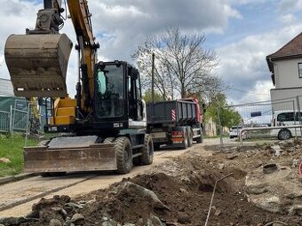 Řidič hákového nosiče kontejneru