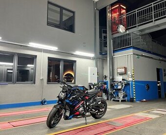 BMW M 1000 R - M Competition