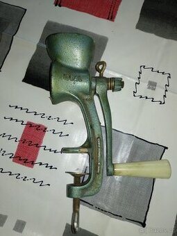 starý mlýnek na mák