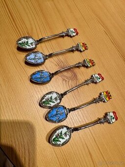 Sada 6 ks sběratelských historických lžiček