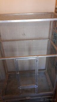 Velká klec na kolečkách