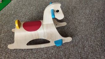 houpací koník dřevěný PlanToys