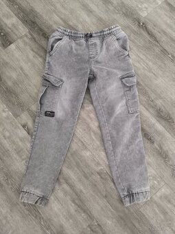 Dětské kalhoty vel. 134