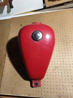 Honda rebel nádrž 125