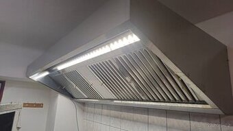 Digestoř 2m osvětlení + filtry