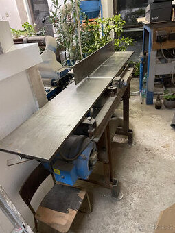 Dřevoobráběcí stroje