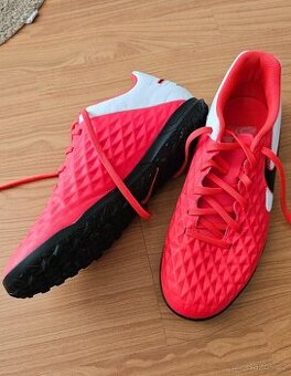 Nike Tiempo Legend 8 Club TF – fotbalové boty na umělou tráv