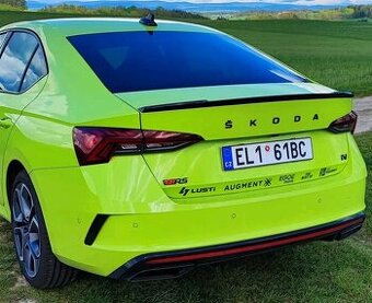 SKODA OCTAVIA 4 spoiler kridlo lipko na kufor