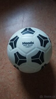 Fotbal míč Mondo