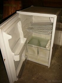 vestavná lednice chladnička