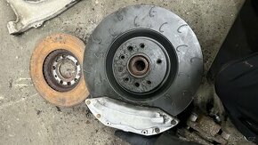 Přední 4 pistkove brzdiče Brembo Peugeot 607