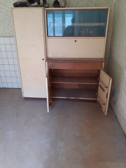 Prodám starou kredenc za 500,- Kč