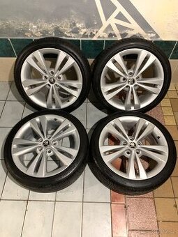 Alu kola Škoda R18 5X112 ZÁNOVNÍ LETNÍ PNEU 225/40R18 NEPTUN