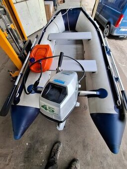 Nafukovací člun ZICO + motor Honda + nádrž na benzín + přívě - 1