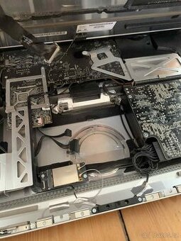 Prodám iMac 27" Mid 2010 – na díly nebo opravu