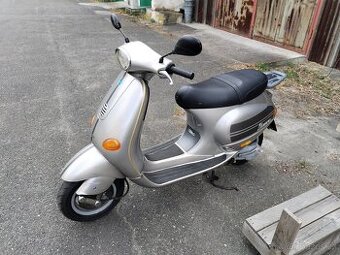 Vespa ET4 125