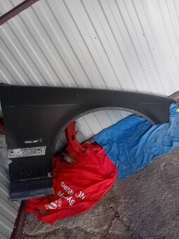 Pravý blatník bmw e36 bez KOROZE