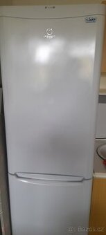 Prodám lednici vyška180cm