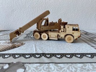 Nový dřevěný model hasičské Tatry 815-7 UDS