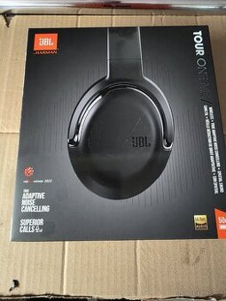 JBL Tour One M2 černá + 1 rok prodloužená záruka.