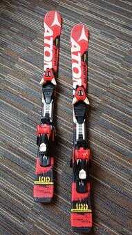 Dětské sjezdové lyže ATOMIC, a lyžaky