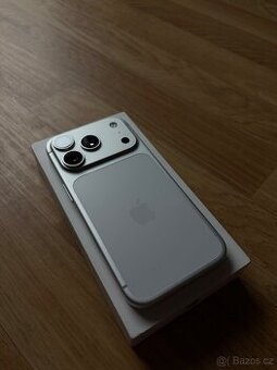 Apple iPhone 17 Pro 256GB stříbrný