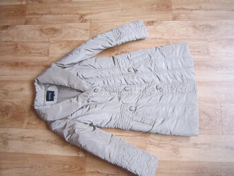 Zimní béžový kabát, zdobený, M/L, výborný stav