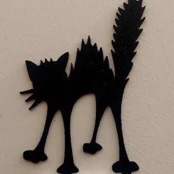 3D dekorace na vypínač – Naježená kočka