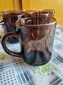 Sada hrnků v varného skla