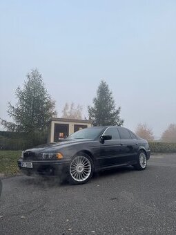 BMW e39, 3.5i v8