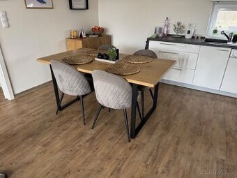 Prodám jídelní stůl AABENRAA