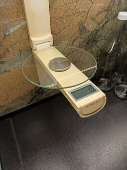 Kuchyňská váha Soehnle Pronto, na zeď, plně funkční, do 3 kg